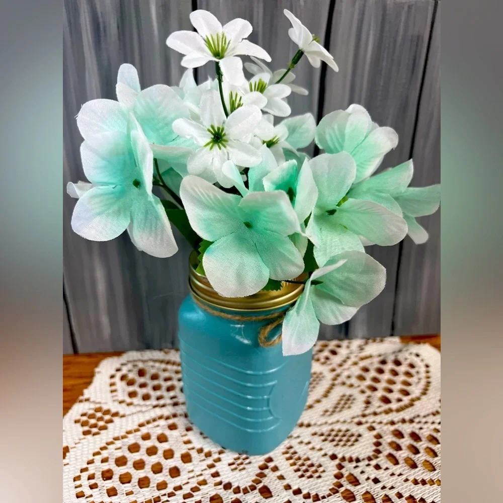 Pint sized vase with flowers